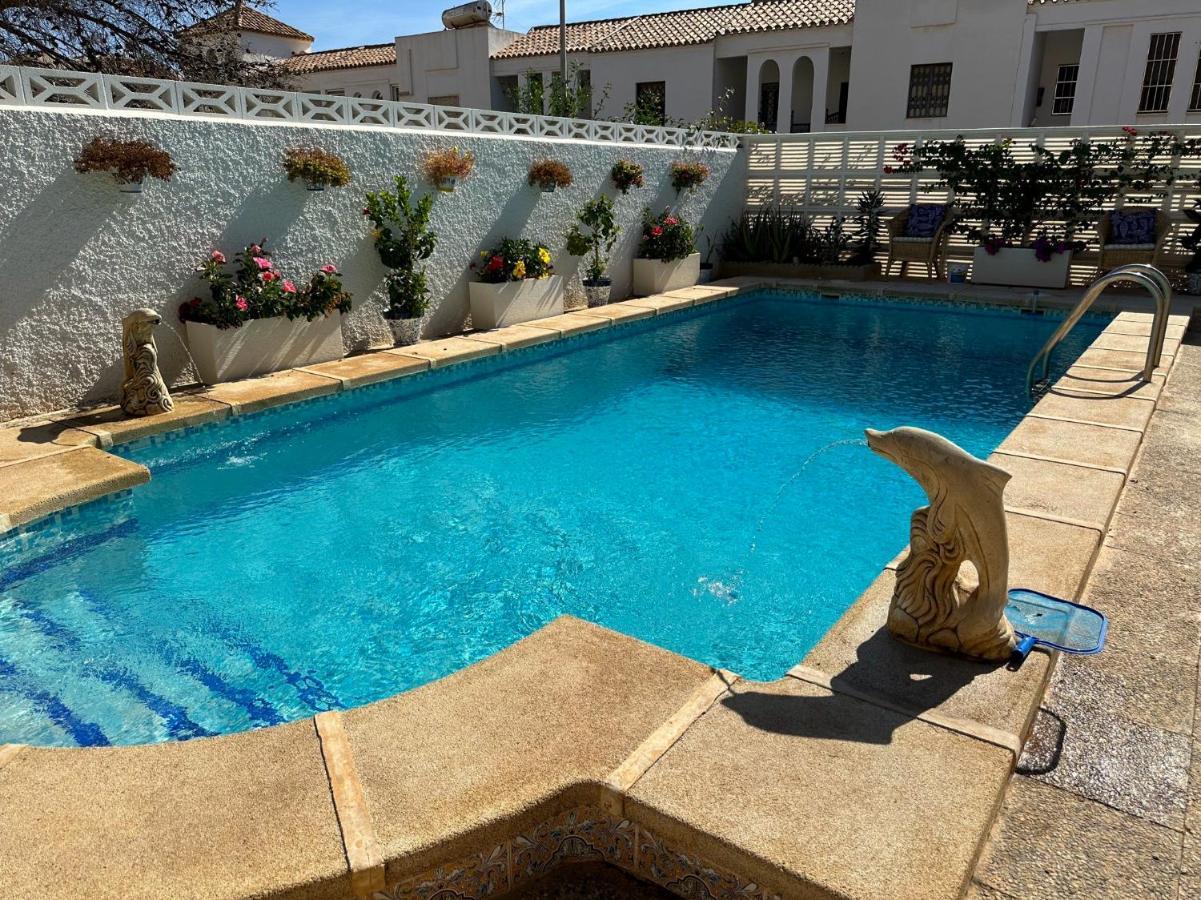 Large Villa Private Pool And Garden Near Beach Roquetas de Mar Exterior photo