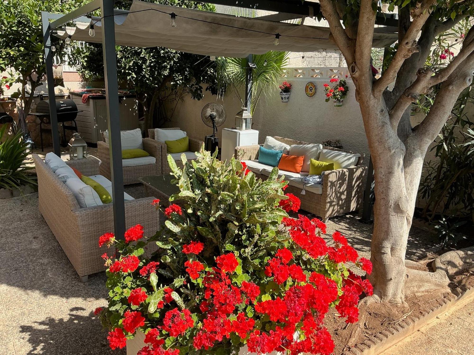 Large Villa Private Pool And Garden Near Beach Roquetas de Mar Exterior photo
